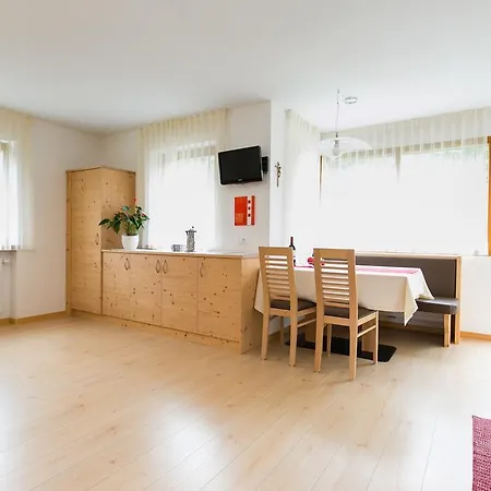 Apartament Genziana La Villa (Trentino Alto Adige)