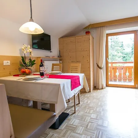 Genziana Apartament *